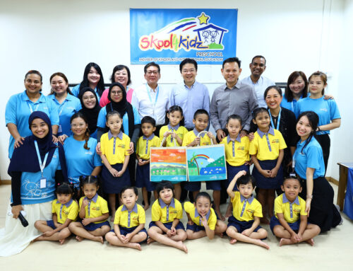 DPM Lawrence Wong and SMS Zaqy Mohamad Visits our Little Giving Artists to Show their Support and Appreciation